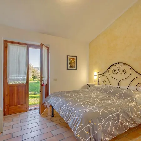 Poggio Del Sole كاستيغليون ديل لاغو