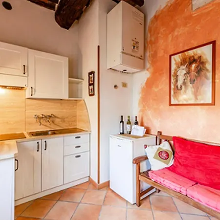 Poggio Del Sole * كاستيغليون ديل لاغو